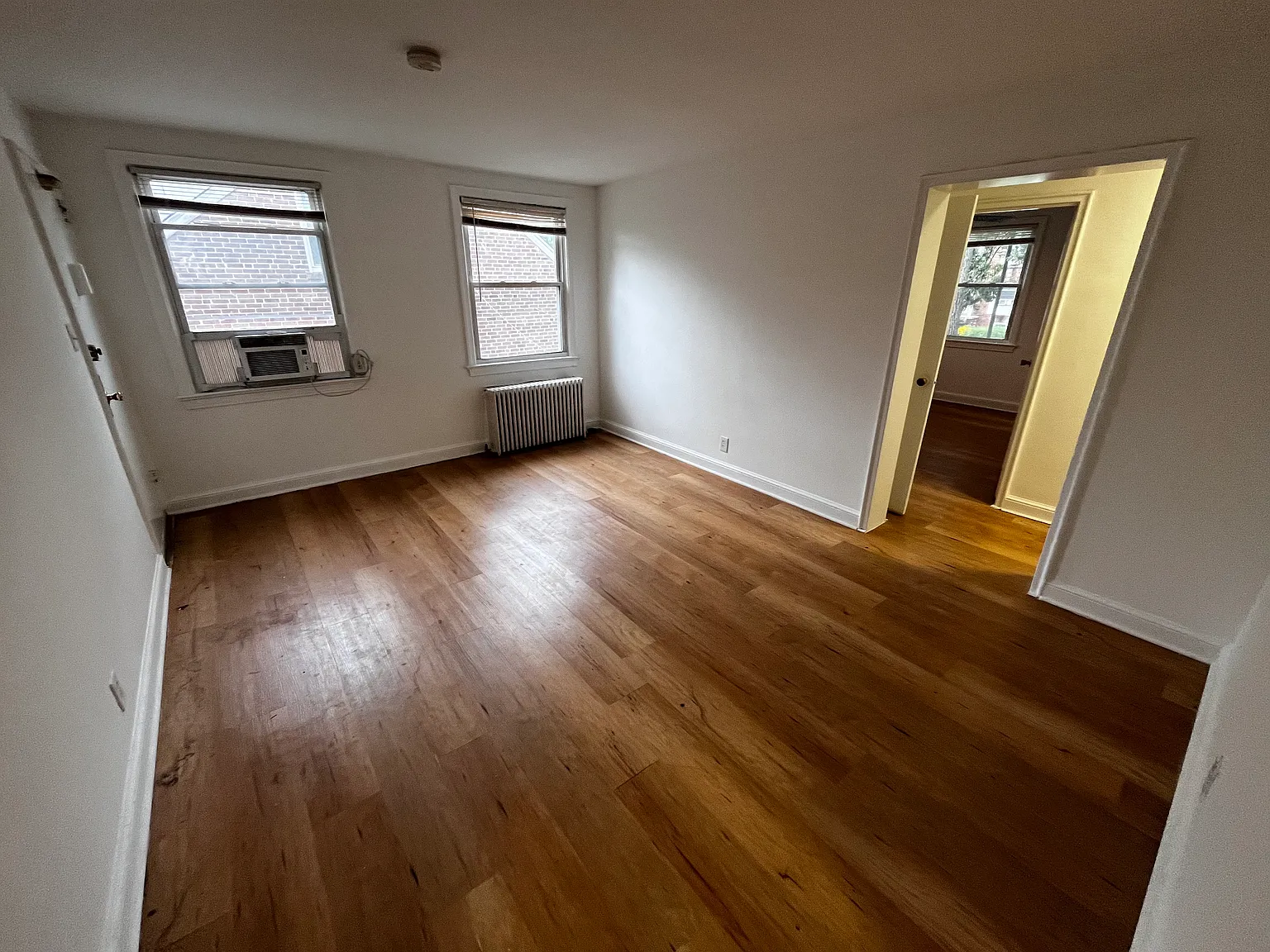 2 bed, 700 sqft, $1,850 — Photo 2