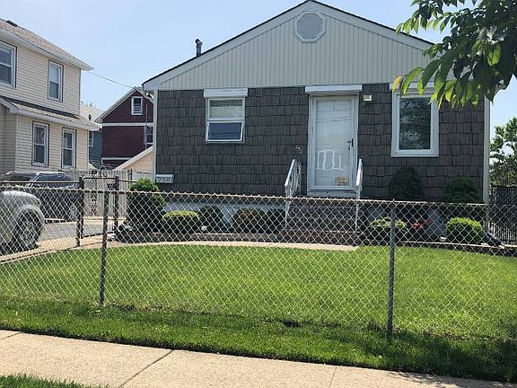 2nd image of 250 Dixon Ave