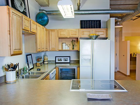 3rd image of 930 Broadway Blvd APT 404