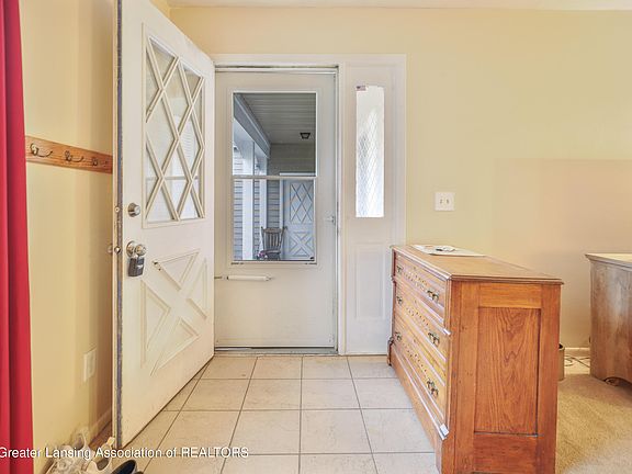 4th image of 2926-2928 Stoneleigh Dr