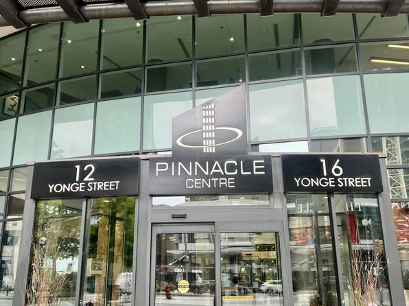 12 Yonge St N #501, Toronto, ON M5E 1Z9