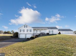 1145 Dicks Dam Rd, New Oxford, PA 17350