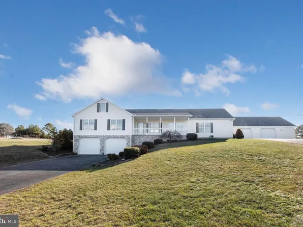 1145 Dicks Dam Rd, New Oxford, PA 17350