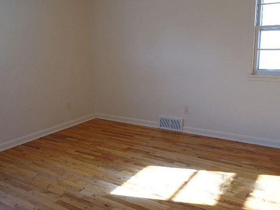 3rd image of 520 S Reynolds Ave
