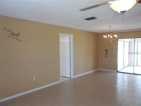 5th image of 20560 Edgewater Dr