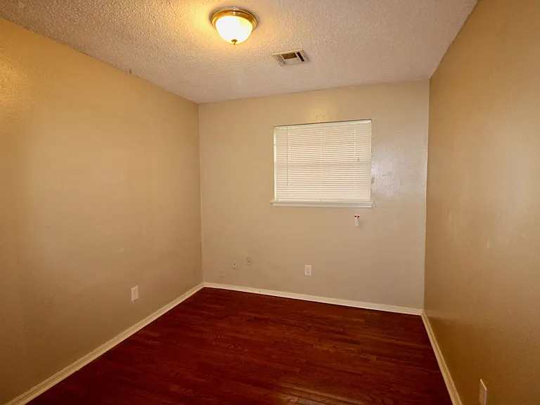 2124 Allenhurst St — Photo 10