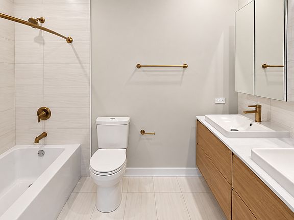 5th image of 2839 W 24th Blvd #3M