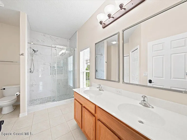 5647 Indigo Crossing Dr — Photo 22