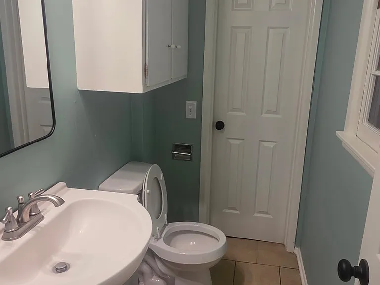 8021 E Clay St — Photo 5