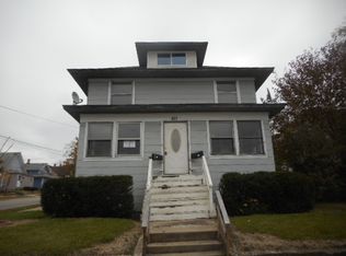 471 Center St, Elgin, IL 60120