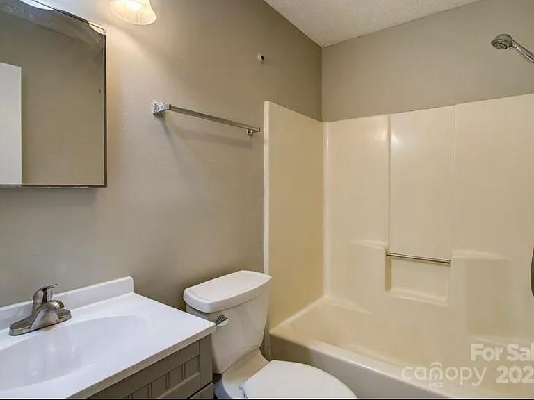 591 Margo Rd #1 — Photo 6