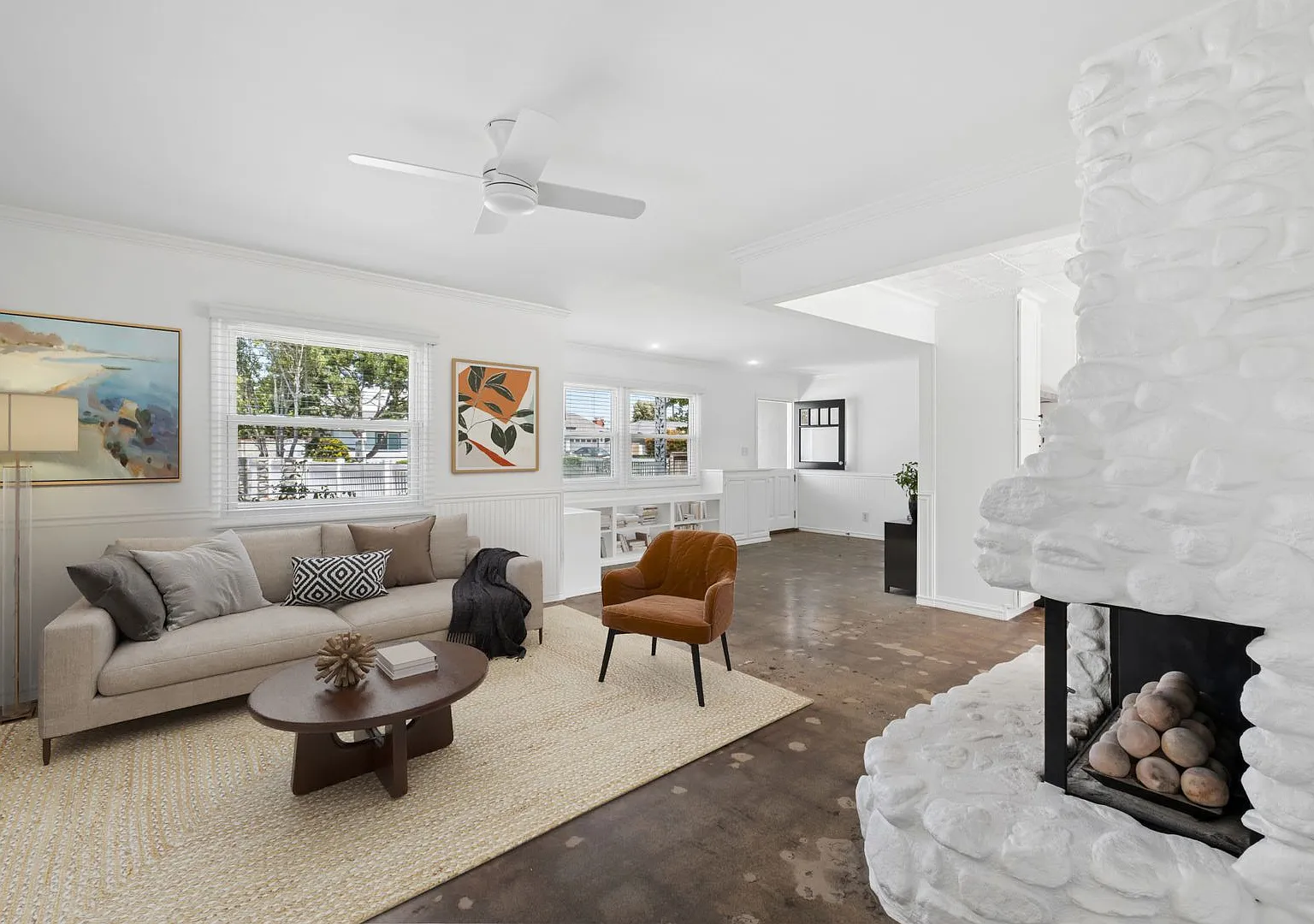 Charming Eastside Costa Mesa Bungalow — Photo 4