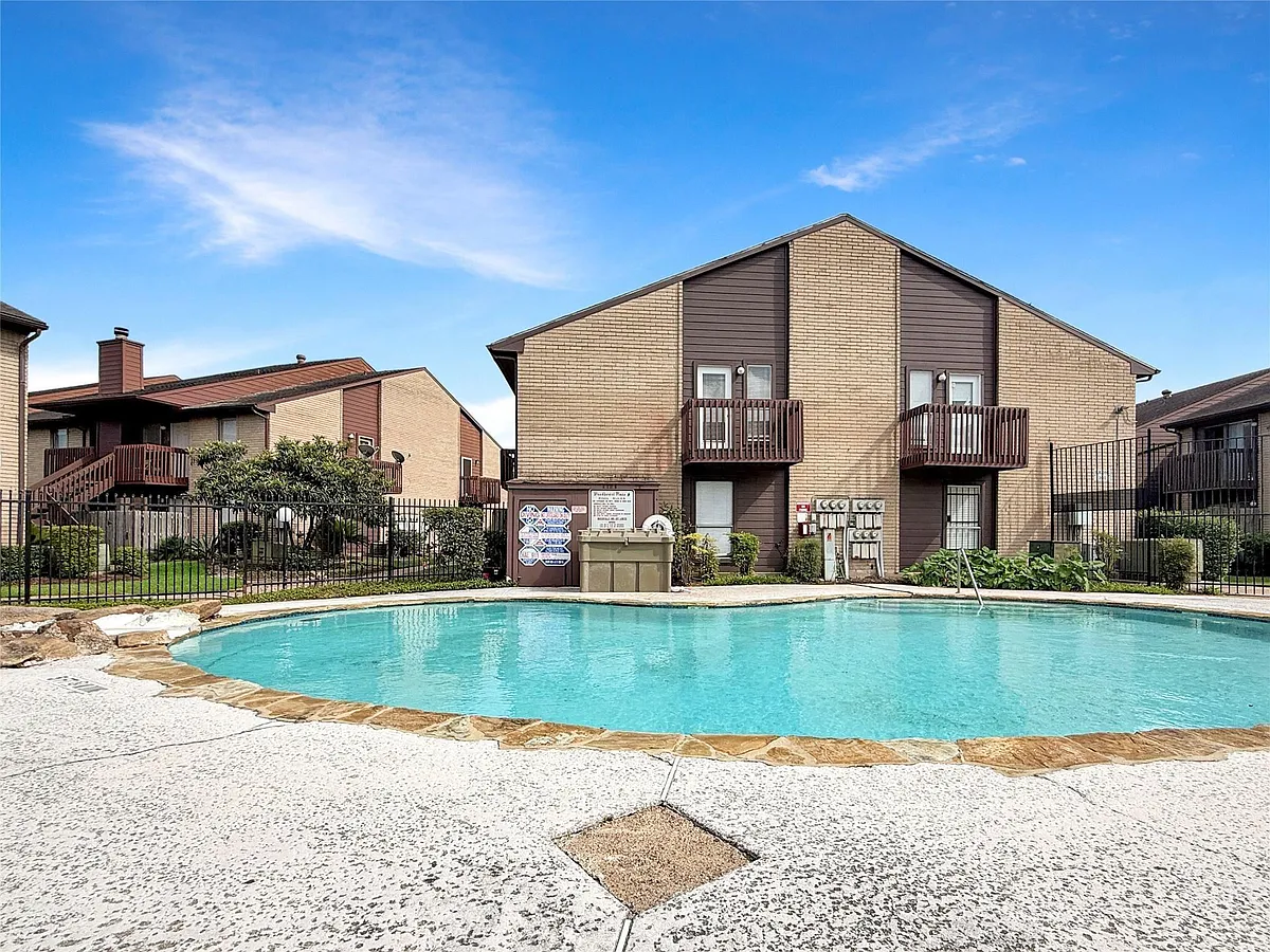 Building Photo - 12905 Woodforest Blvd #601