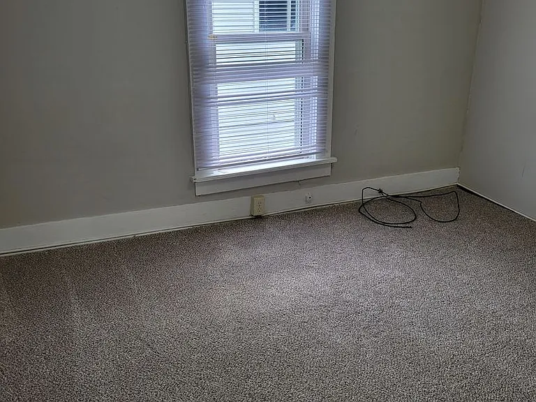 533 W Kinne St — Photo 18