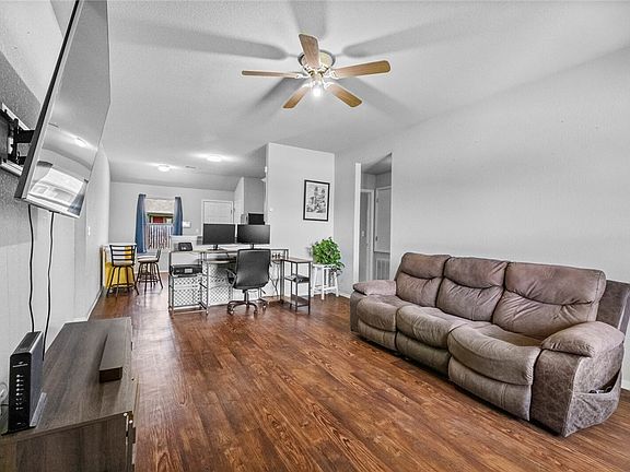 5th image of 804 NW 67th Ave