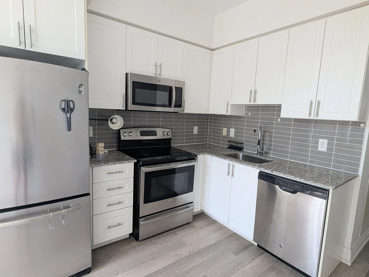 2 bed, $2,350 — Photo 4