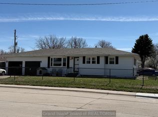2415 W 16th St, Grand Island, NE 68803