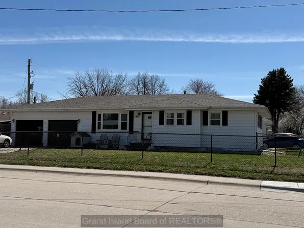 2415 W 16th St, Grand Island, NE 68803