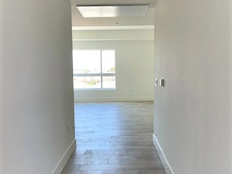 11272 Nebraska Ave — Photo 3