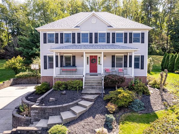 82 Laurel Dr