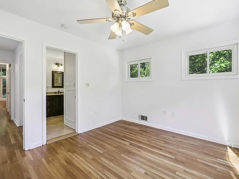 2056A Abby Ln NE — Photo 19