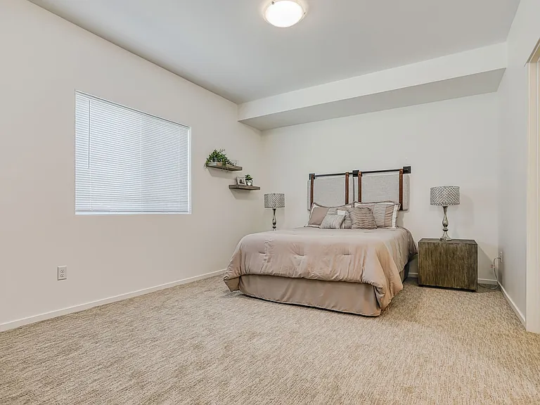 Ridgecrest Apartments — Photo 13