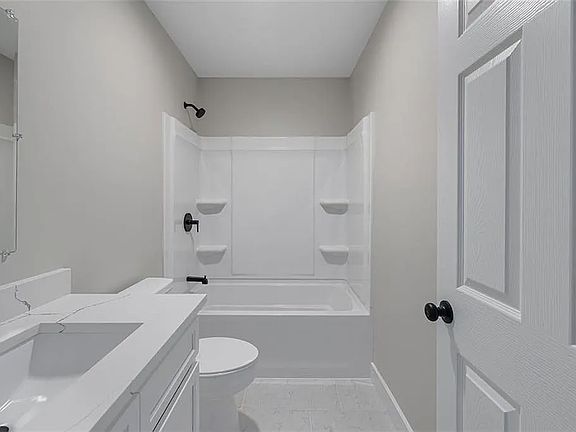 4th image of 13 School St #B