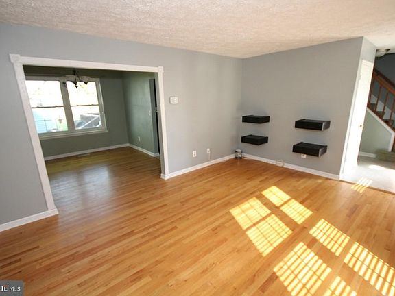 3rd image of 1207 Ashmead Sq