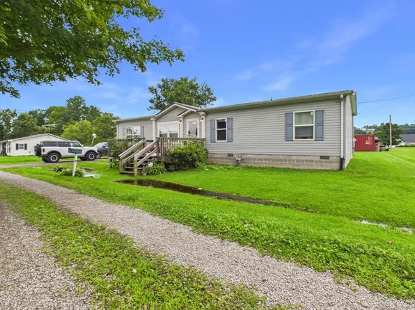 23 Wells Avenue, Middlebourne, WV 26149