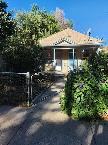 915 Bennett Ave #B Photo 1