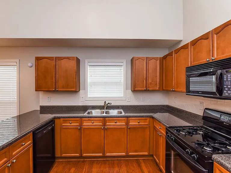 833 Creek Bottom Rd — Photo 7