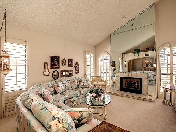3rd image of 10606 E Elmhurst Dr