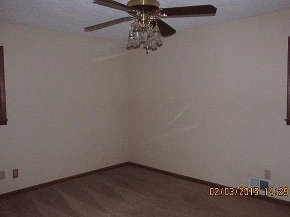 4th image of 1316 White Oak Ct SE