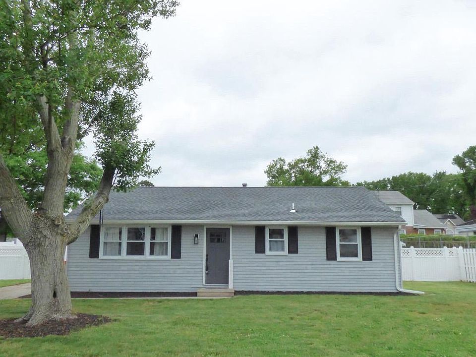 1st image of 19 Drexel Dr
