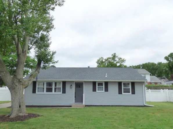 19 Drexel Dr, Pennsville, NJ 08070