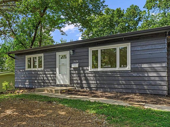 3rd image of 3624 SW 30th Ter