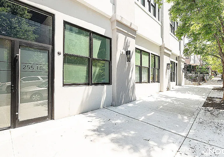 255 18th St #206 — Photo 27