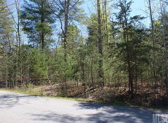 4th image of Wilderness Ln