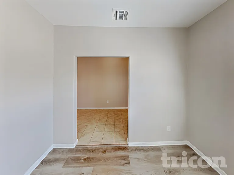 805 Walls Blvd — Photo 11