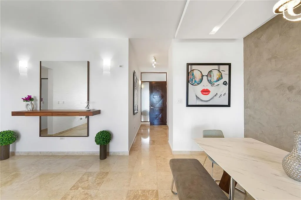 3 bed, 4.0 bath, 3914 sqft, $4,700 — Photo 4