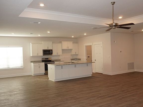 3rd image of 1621 Amaya Ln