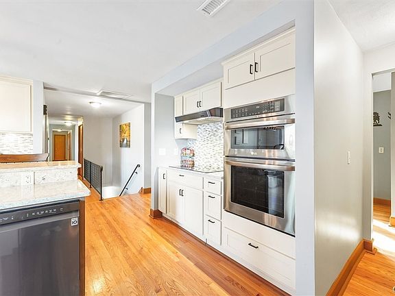 5th image of 4126 Barker Hill Rd