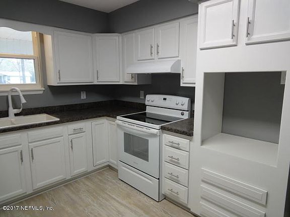 4th image of 17853 NE 28th Ave