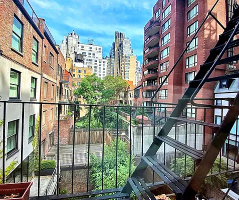 Rented by Bond New York | media 1