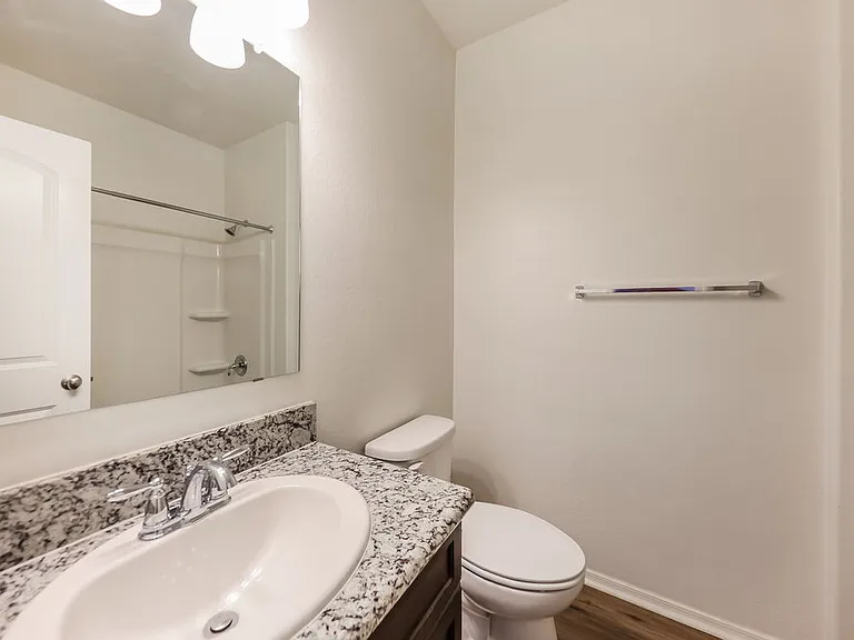 2444 W Tamarisk Ave — Photo 15