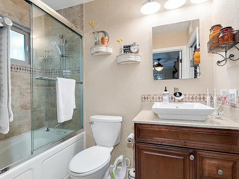 4035 E Camino St — Photo 15