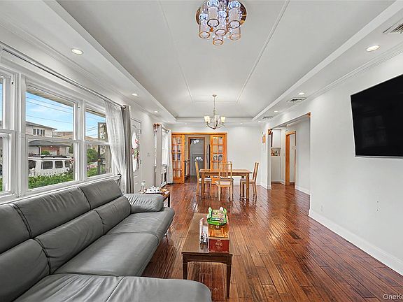 4th image of 100 Memphis Avenue