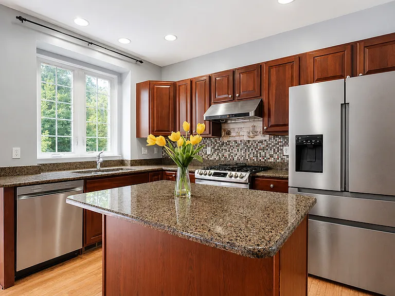 45149 Bartlett Dr — Photo 42