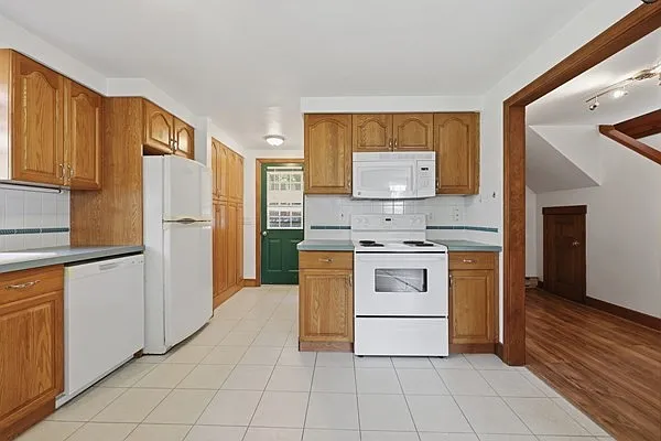 2 bed, 1.5 bath, 1200 sqft, $2,850 — Photo 4