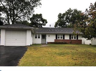 10 Sheffield Dr, Willingboro, NJ 08046